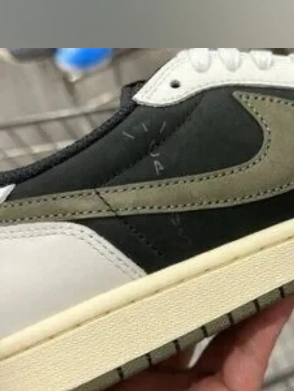Travis Scott x Air Jordan 1 OG SP Low Black Olive - Picture 2 of 10